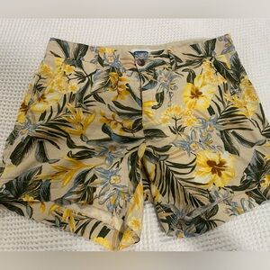 Cute tropical print shorts